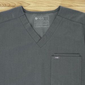 FIGS Men’s Scrub Top – Medium – Charcoal Grey – Technical Collection
